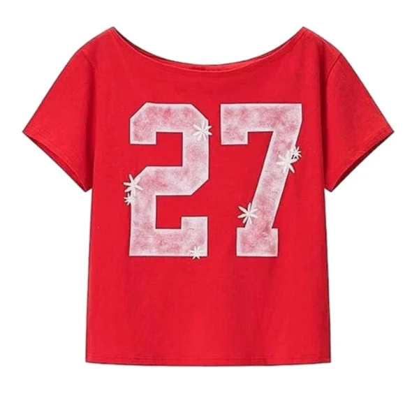 Slanted collar and long sleeves